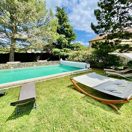 Maison 6p, 3ch, Piscine Chauffee, Jacuzzi, Cuisine D'ete, Jardin Clos Holiday home