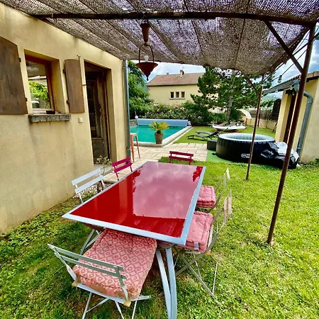 Holiday home Maison 6p, 3ch, Piscine Chauffee, Jacuzzi, Cuisine D'ete, Jardin Clos