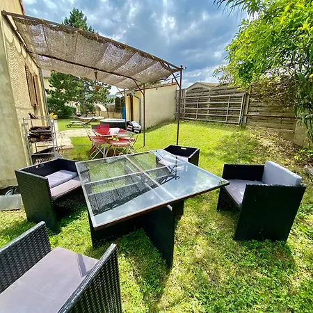 Holiday home Maison 6p, 3ch, Piscine Chauffee, Jacuzzi, Cuisine D'ete, Jardin Clos Alba-la-Romaine