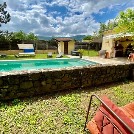 Maison 6p, 3ch, Piscine Chauffee, Jacuzzi, Cuisine D'ete, Jardin Clos Holiday home *