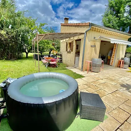 Holiday home Maison 6p, 3ch, Piscine Chauffee, Jacuzzi, Cuisine D'ete, Jardin Clos *