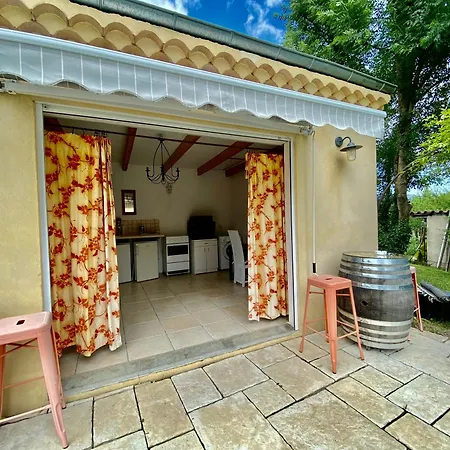 Holiday home Maison 6p, 3ch, Piscine Chauffee, Jacuzzi, Cuisine D'ete, Jardin Clos Alba-la-Romaine