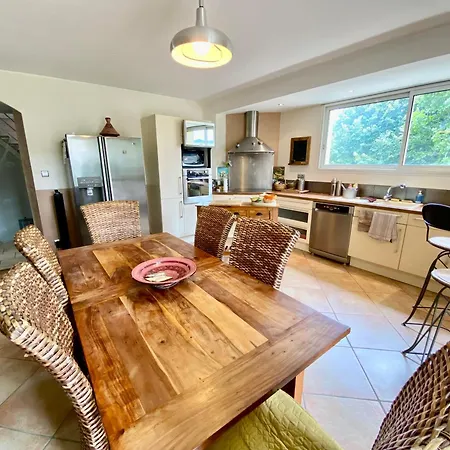 Maison 6p, 3ch, Piscine Chauffee, Jacuzzi, Cuisine D'ete, Jardin Clos *