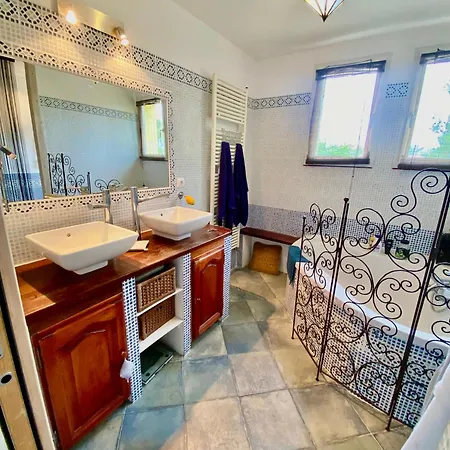 Holiday home Maison 6p, 3ch, Piscine Chauffee, Jacuzzi, Cuisine D'ete, Jardin Clos