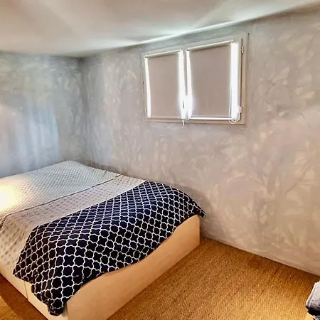 Holiday home Maison 6p, 3ch, Piscine Chauffee, Jacuzzi, Cuisine D'ete, Jardin Clos Alba-la-Romaine